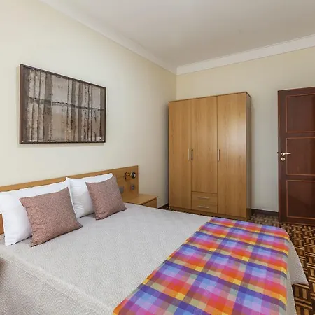 Miguel Bombarda Deluxe 4|6 * Porto